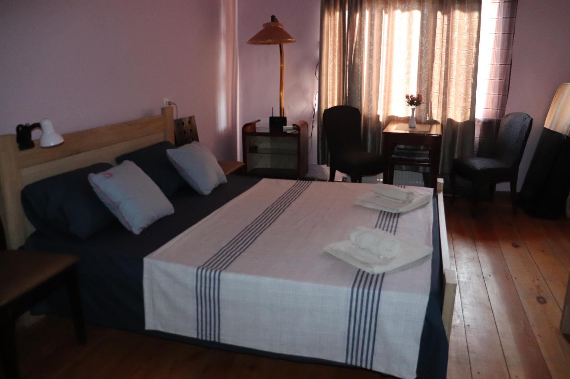 Picnic Hostel Kutaisi Exterior photo