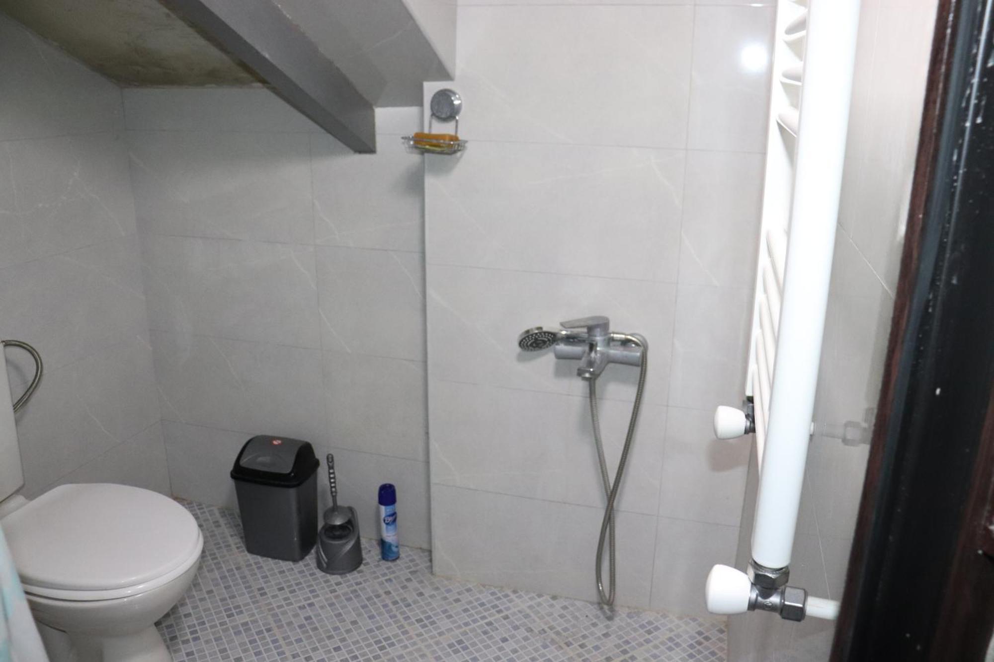 Picnic Hostel Kutaisi Exterior photo