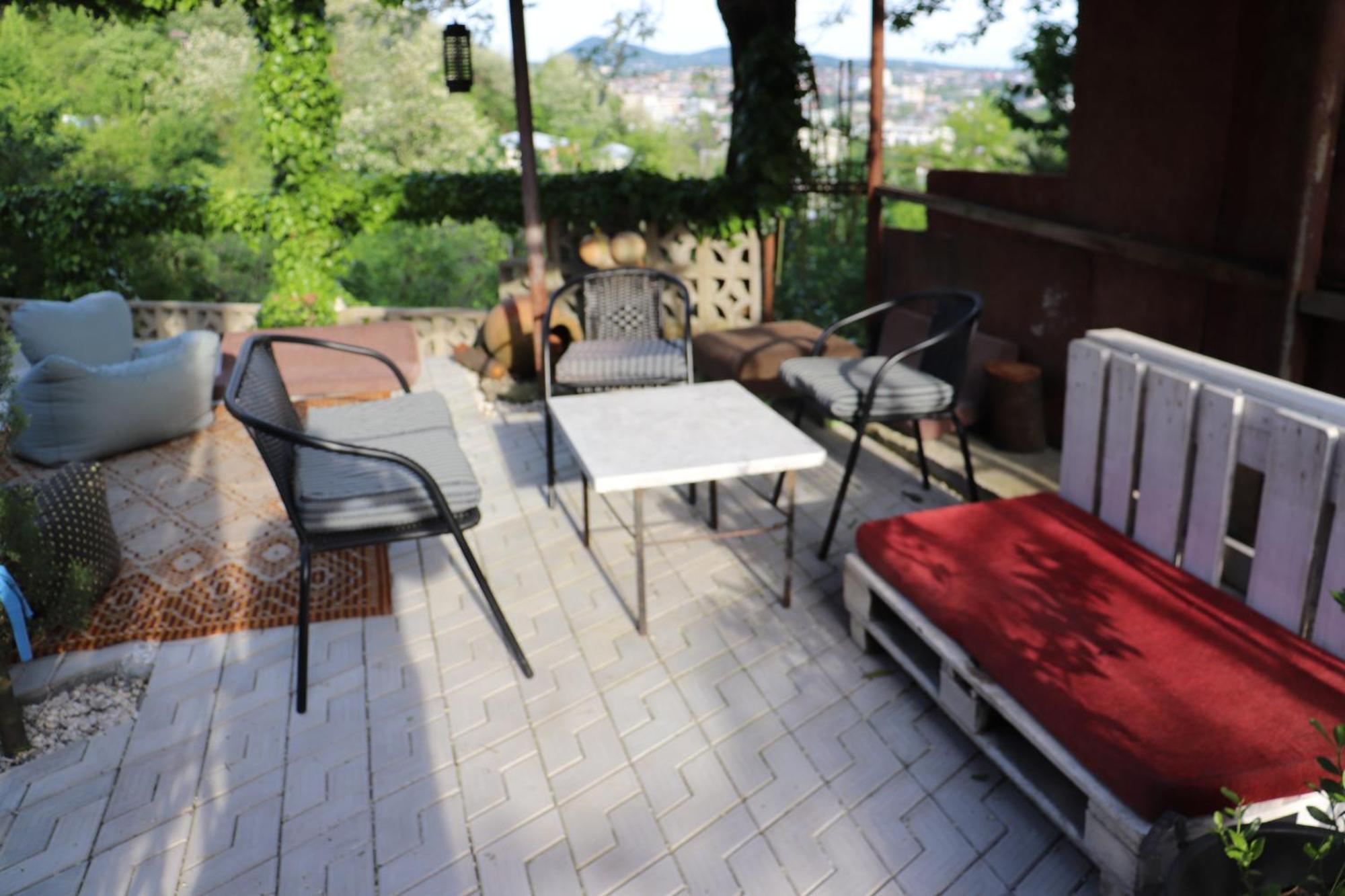 Picnic Hostel Kutaisi Exterior photo